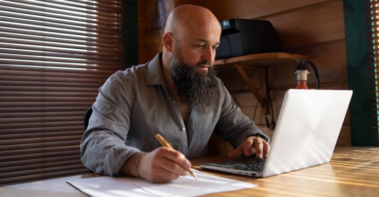 Aprenda com programas oficiais dos EUA e conquiste seu certificado